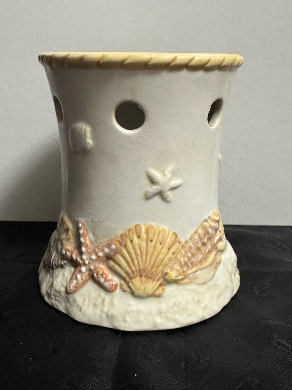 Yankee Candle Ceramic Seashell Tart Warmer - Beige and Cream